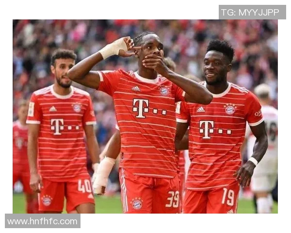 莱万重返德甲战旧主拜仁球迷怒斥其背叛与忘恩负义