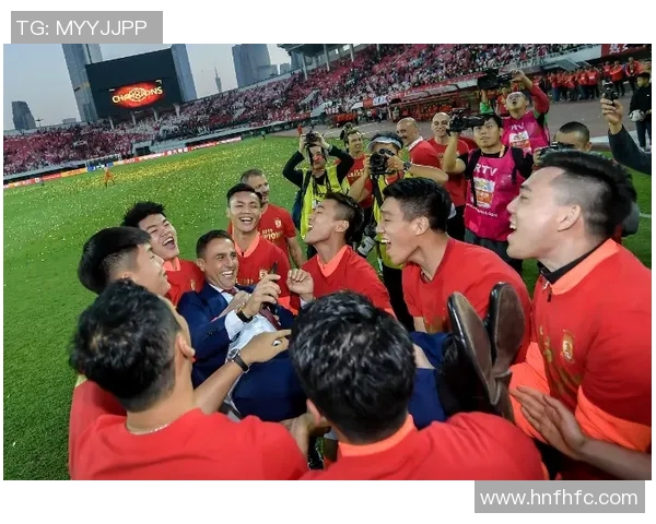 2020年富力与恒大激战回顾球迷热议精彩瞬间与赛后分析