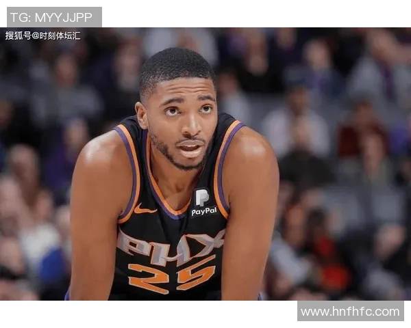 火箭队与活塞队激战22日NBA赛场精彩对决引发球迷热议