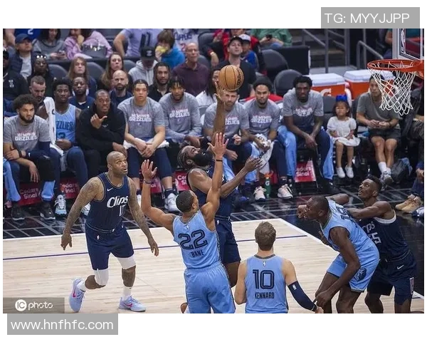 灰熊与快船精彩对决回顾视频分析全场亮点与战术解析