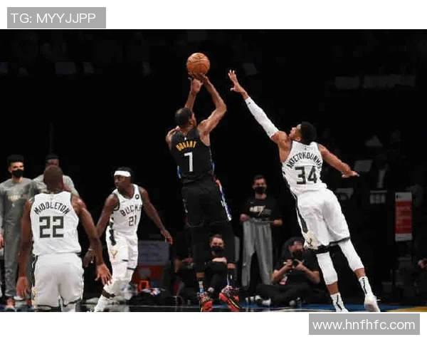 杜兰特在篮网对雄鹿的精彩表现分析与赛后点评