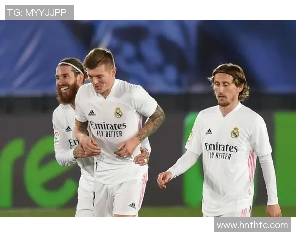 切尔达对阵皇马的激烈较量揭示了足球战术与团队协作的重要性