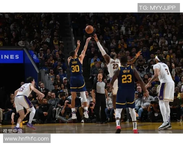 勇士与湖人精彩对决回放分析揭示比赛背后的战术与亮点