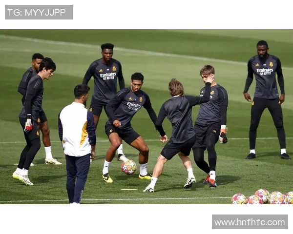 国际杯精彩对决皇马与曼联谁能夺冠引发球迷热议 国际杯精彩对决皇马与曼联谁能夺冠引发球迷热议